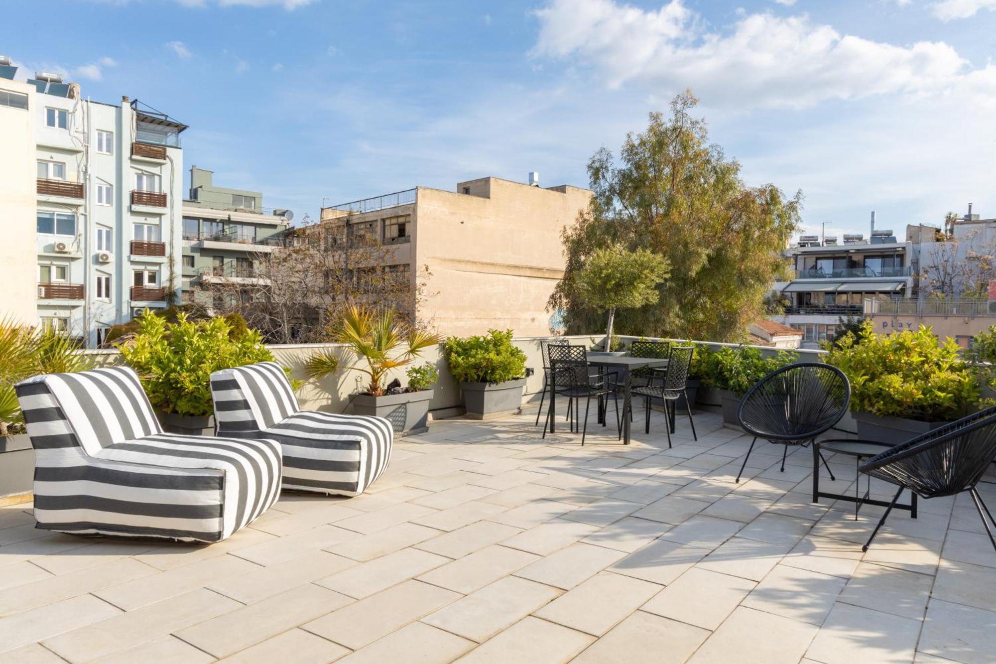 85 Sqm In The Heart Of Athens Shared Rooftop Deck Dış mekan fotoğraf