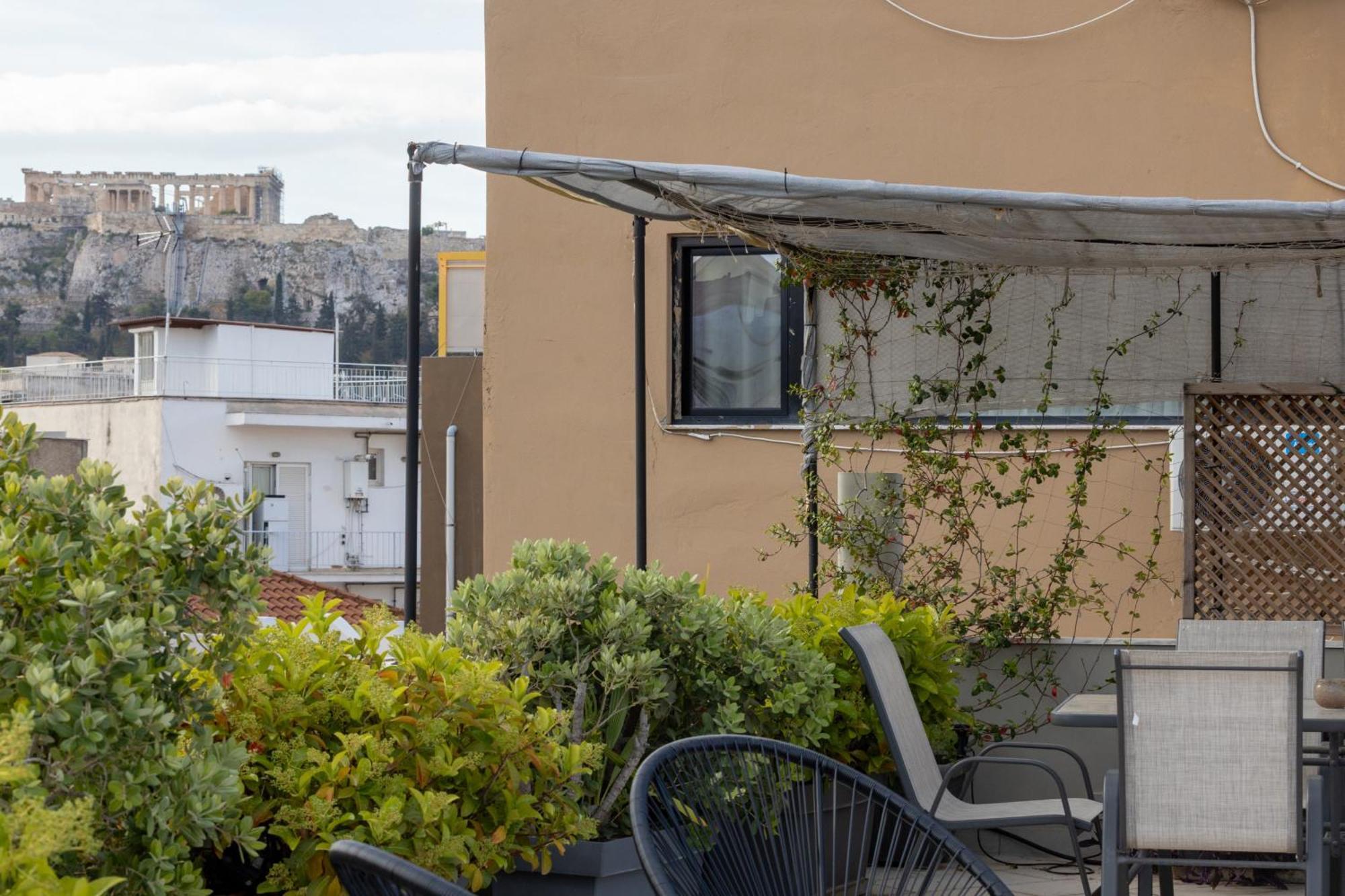 85 Sqm In The Heart Of Athens Shared Rooftop Deck Dış mekan fotoğraf